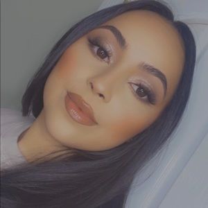 Meet your Posher, Cassandra